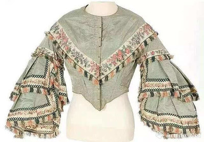 風(fēng)靡歐洲的茜茜公主——“裙撐”與“緊身胸衣”服裝史及其硬件與輔助設(shè)備研究