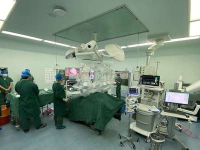 浙江大學醫(yī)學院附屬邵逸夫醫(yī)院 中國首例5G超遠程機器人肝膽手術(shù)的成功實踐與硬件輔助設(shè)備研究